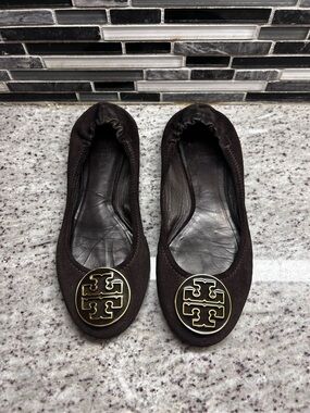Tory Burch Women’s Reva Dark Brown Suede Ballet Flats w/Gold Emblem size 6.5